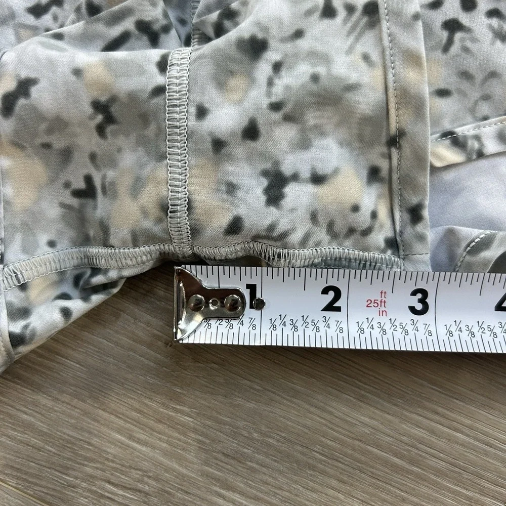 Lululemon Size 2 Low Rise Speed Up 2.5